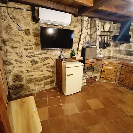 La Casita De Piedra Сasa de vacaciones Navaluenga