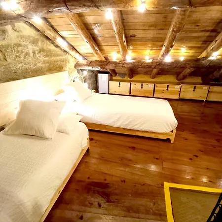 La Casita De Piedra Navaluenga