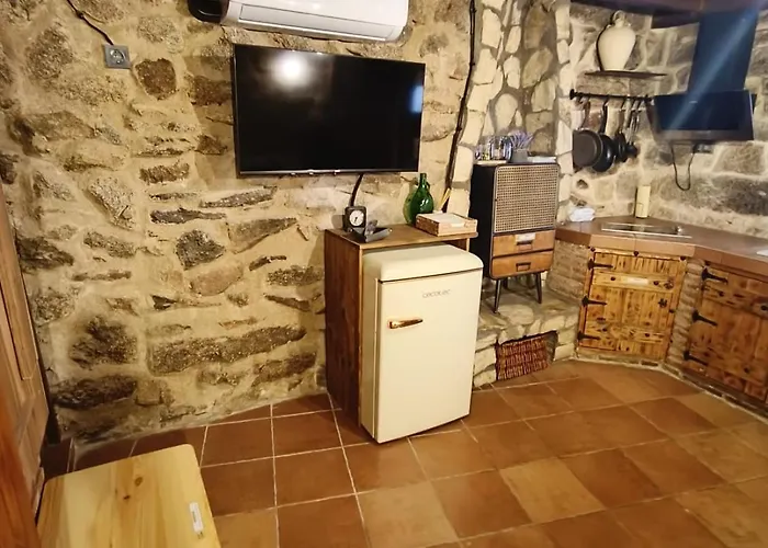 La Casita De Piedra 펜션 나발루엔가