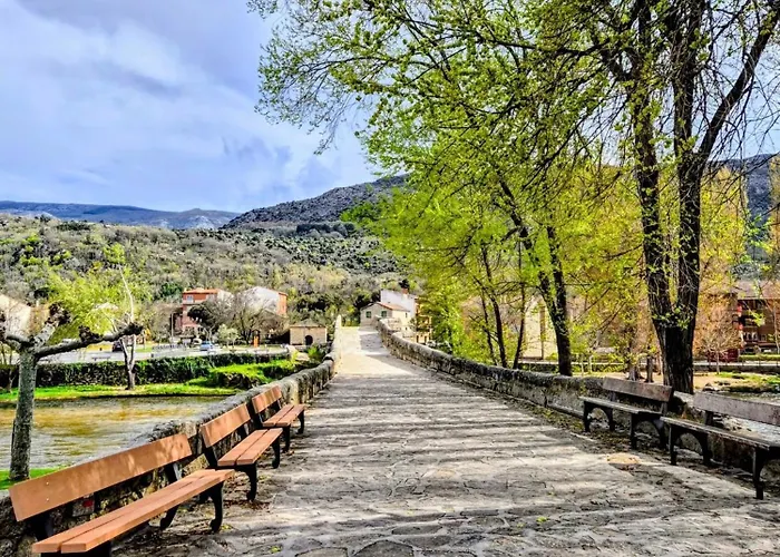 La Casita De Piedra 나발루엔가